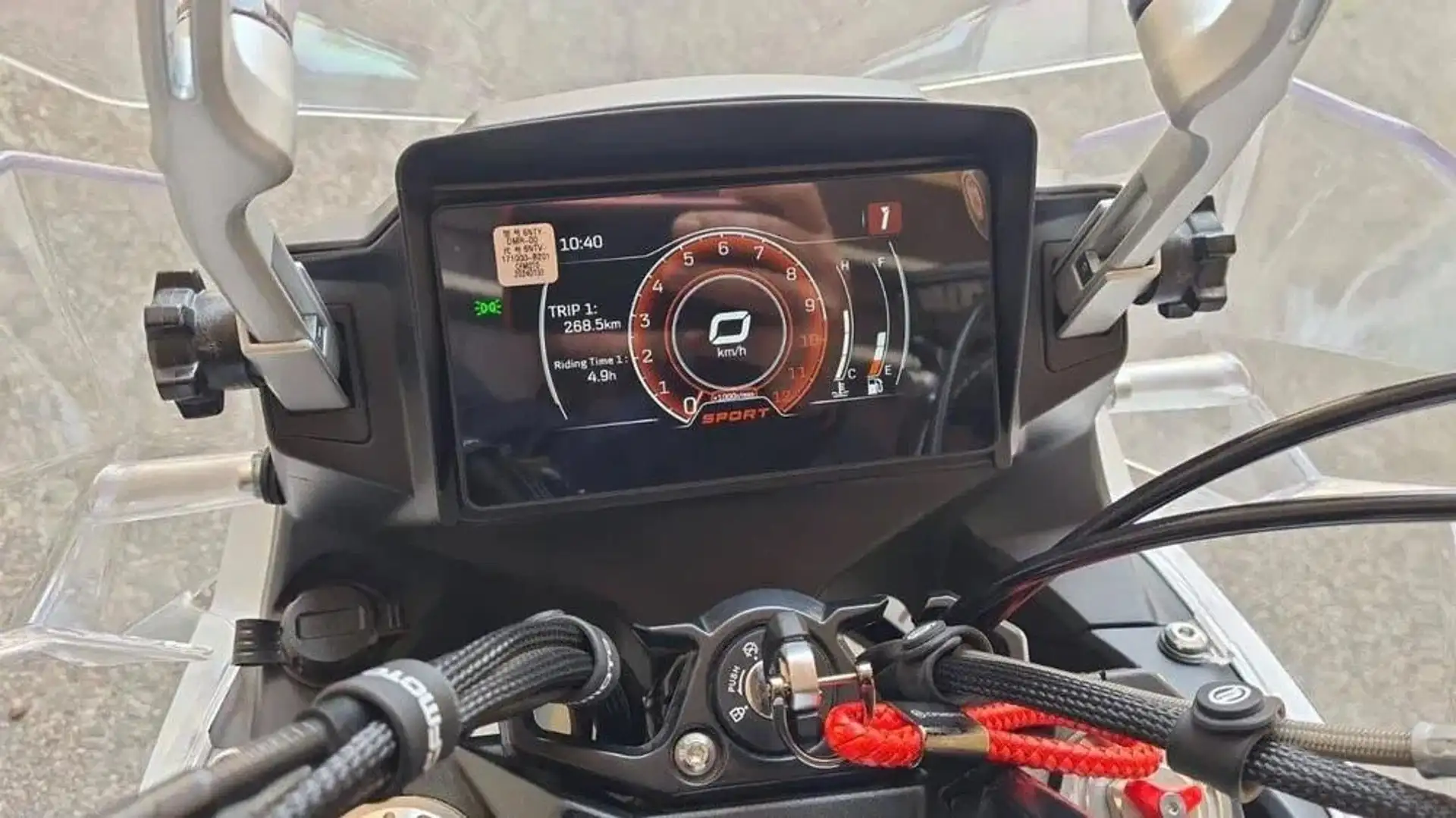 CFMOTO 650 MT Weiß - 2