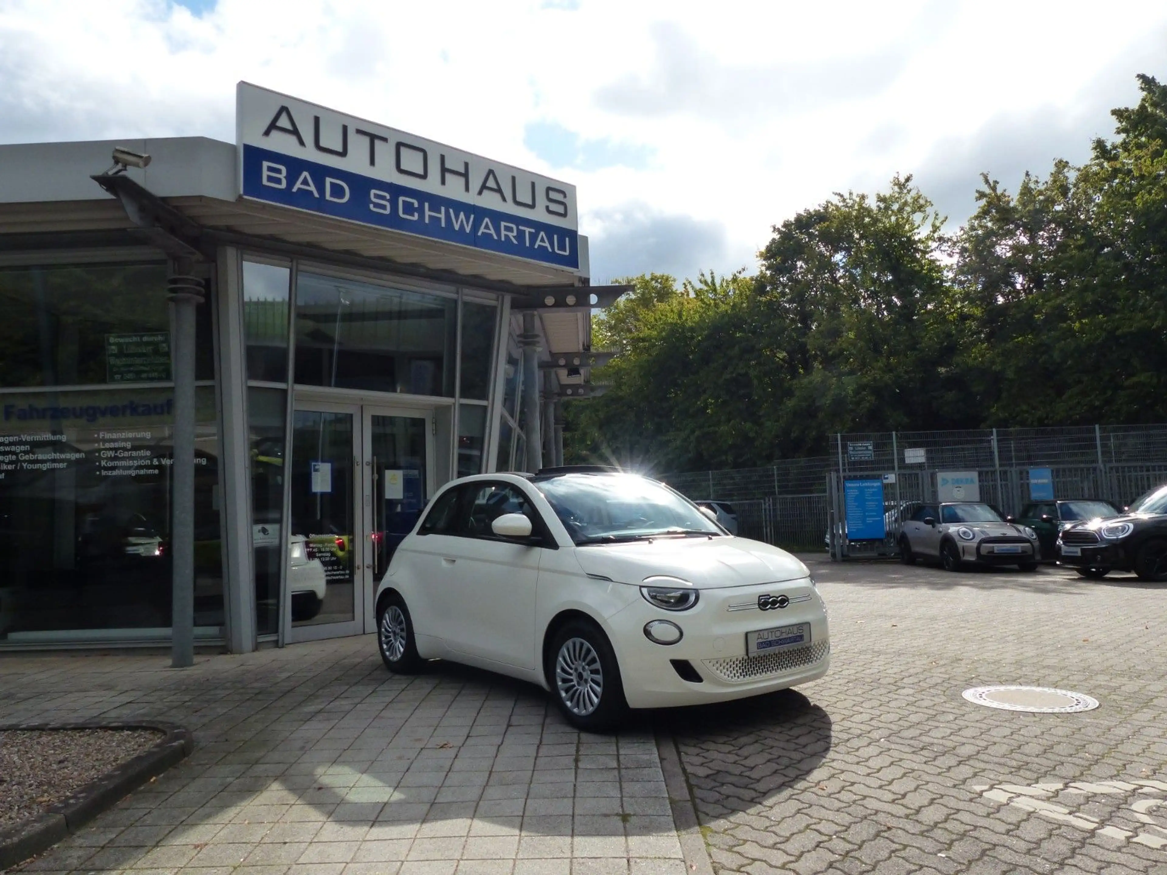 Fiat 500e Cabrio, Klimaaut., Apple CarPlay