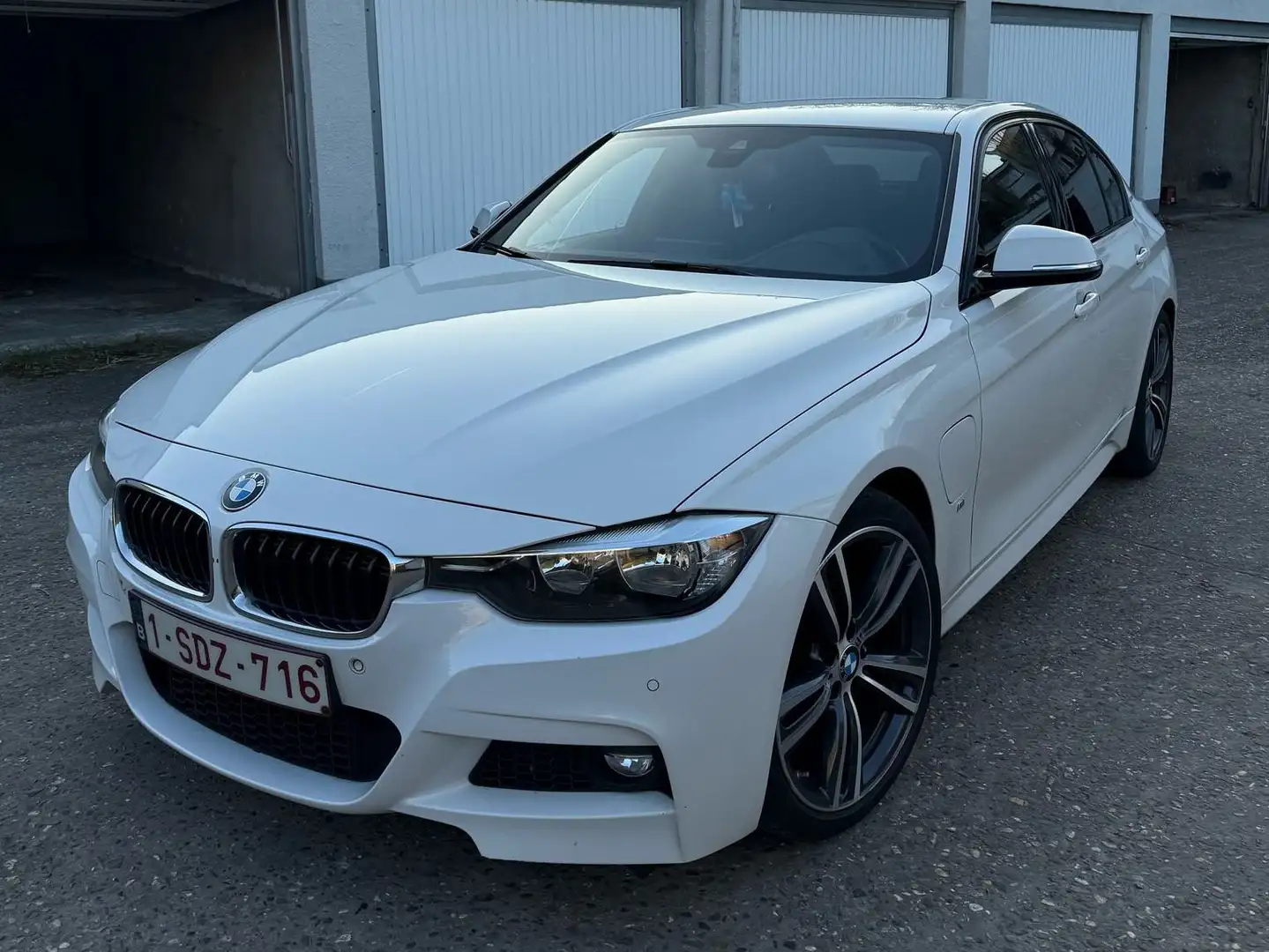 BMW 330 330e iPerformance Wit - 2