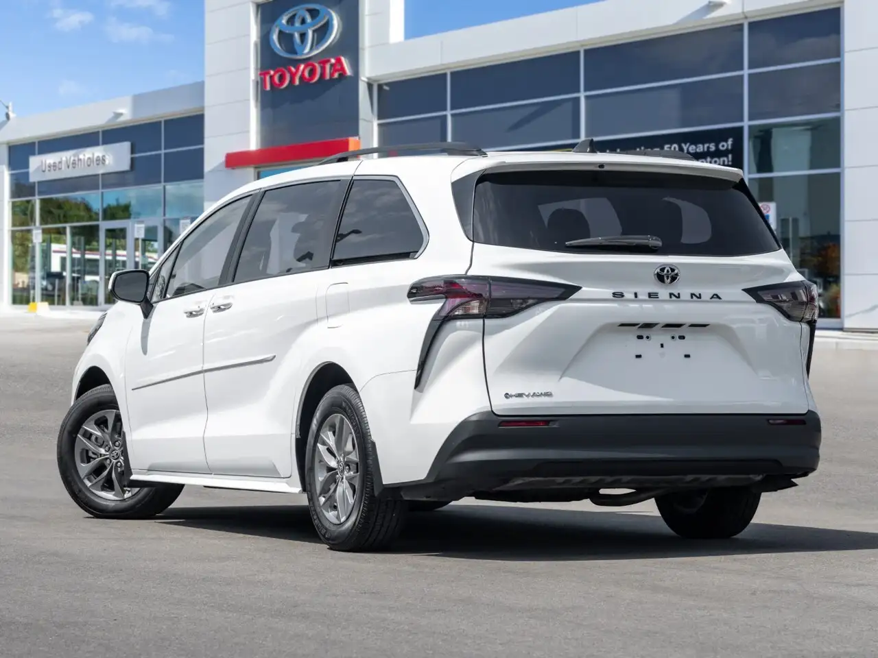 Toyota Sienna снимка Toyota Sienna