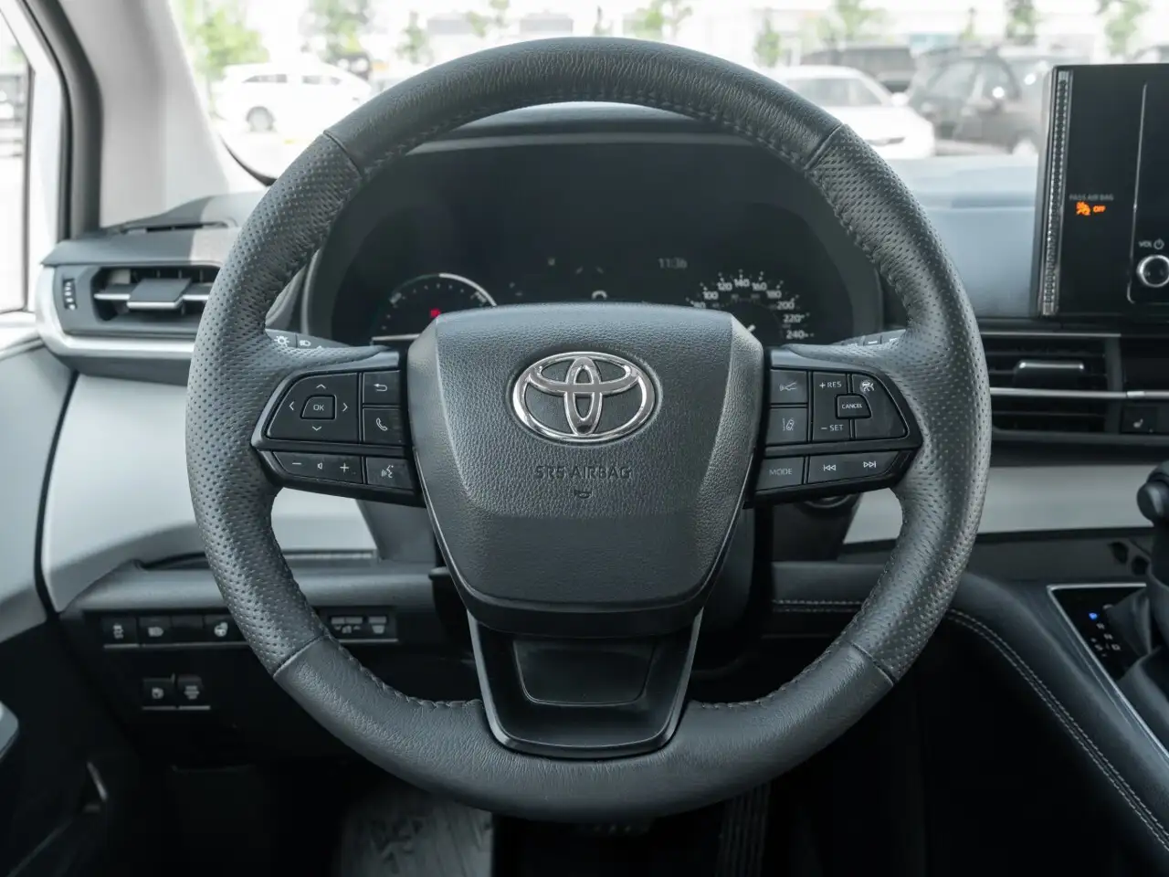 Toyota Sienna снимка Toyota Sienna