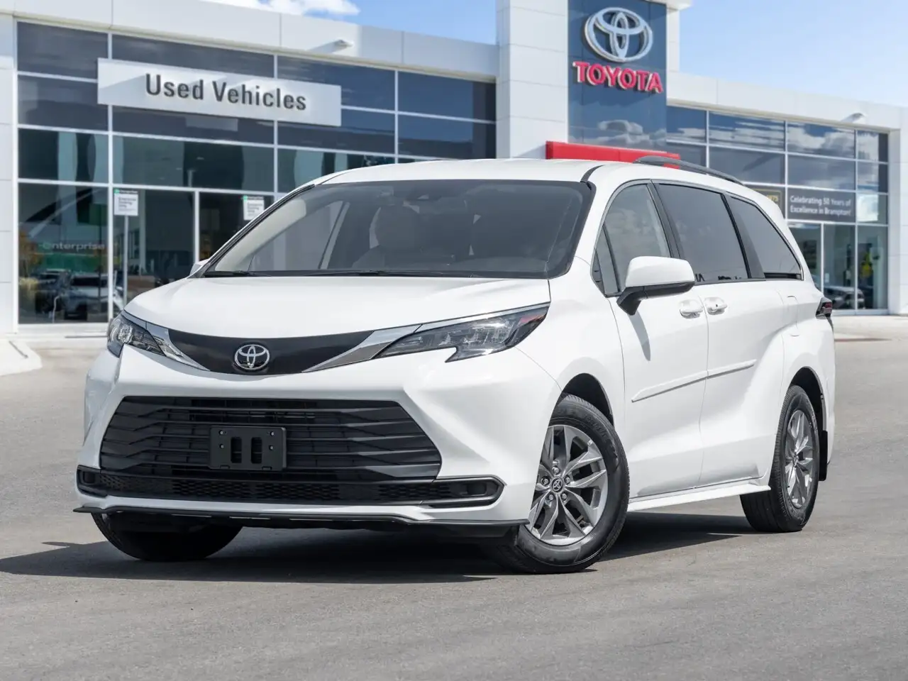 Toyota Sienna снимка Toyota Sienna