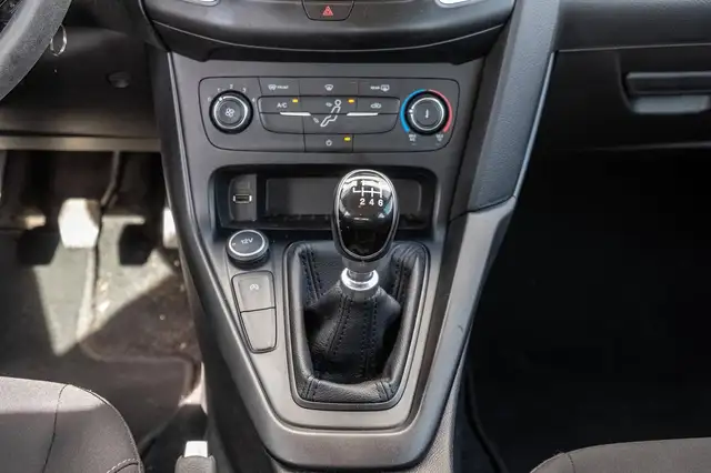 Ford Focus view 14