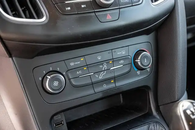 Ford Focus view 11