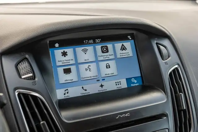 Ford Focus view 13