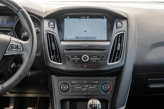 Ford Focus view 10