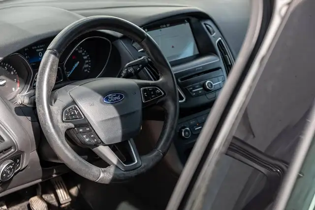 Ford Focus view 15
