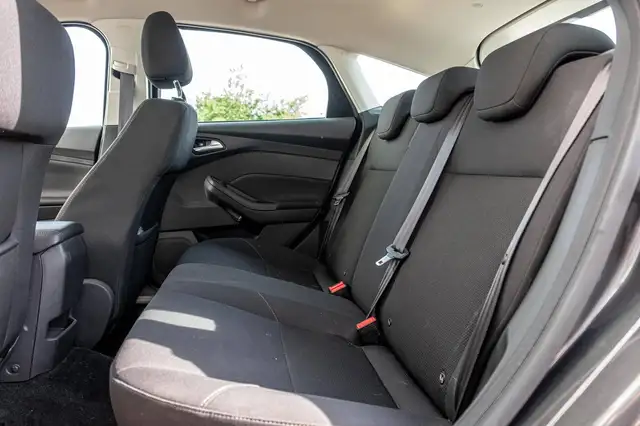 Ford Focus view 8