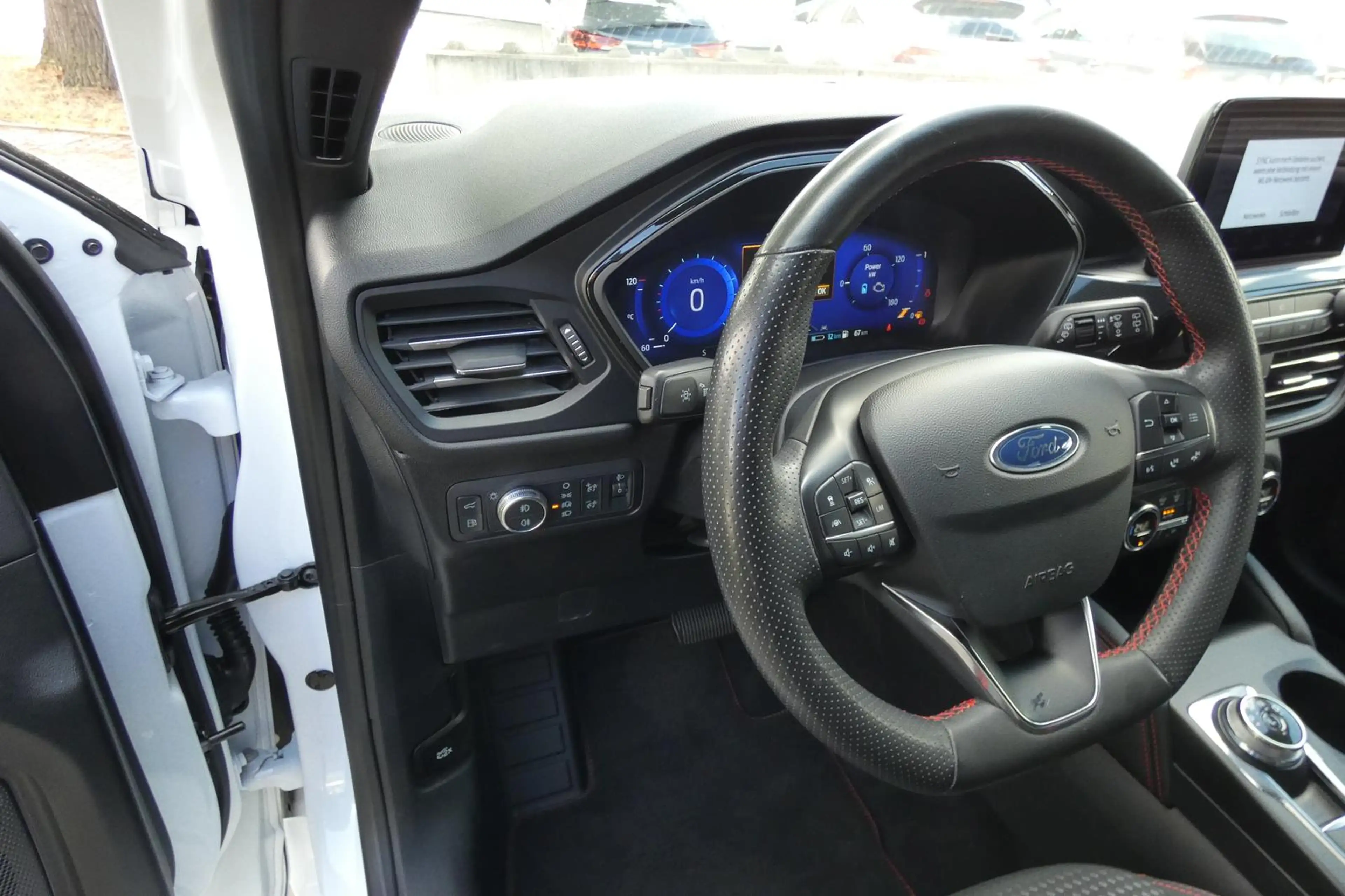 Ford Kuga PHEV ST-Line #NAVI #AHK #CAM #LENKRADHZG — photo 15