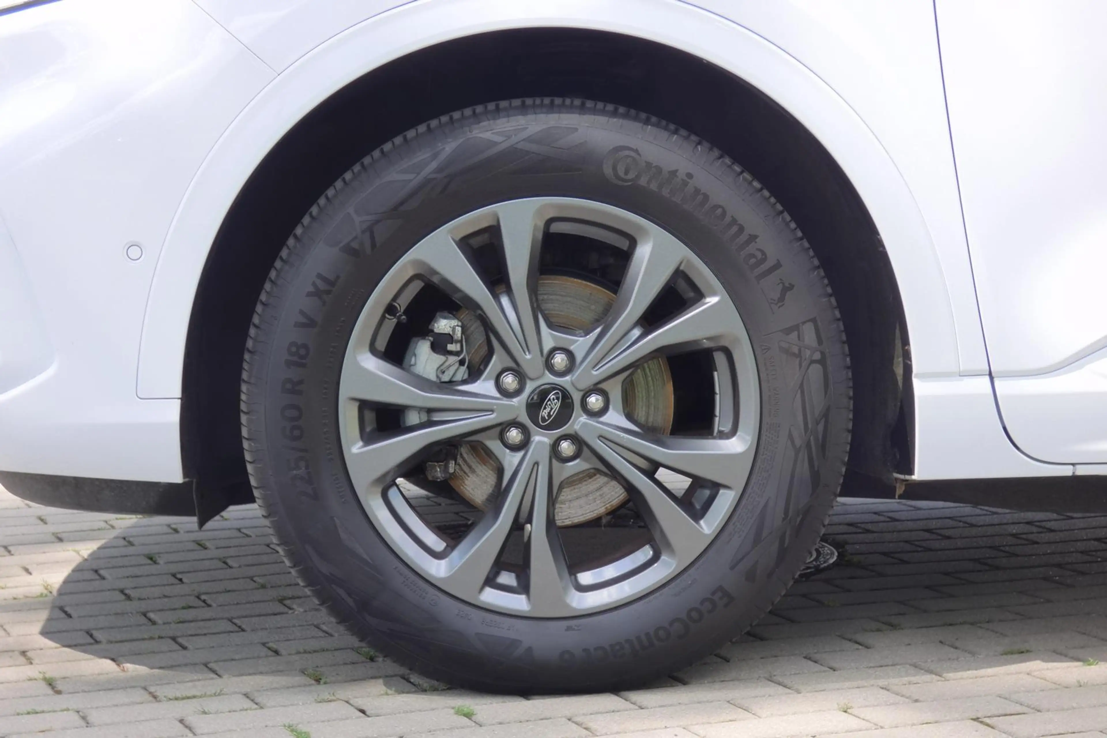Ford Kuga PHEV ST-Line #NAVI #AHK #CAM #LENKRADHZG — photo 10
