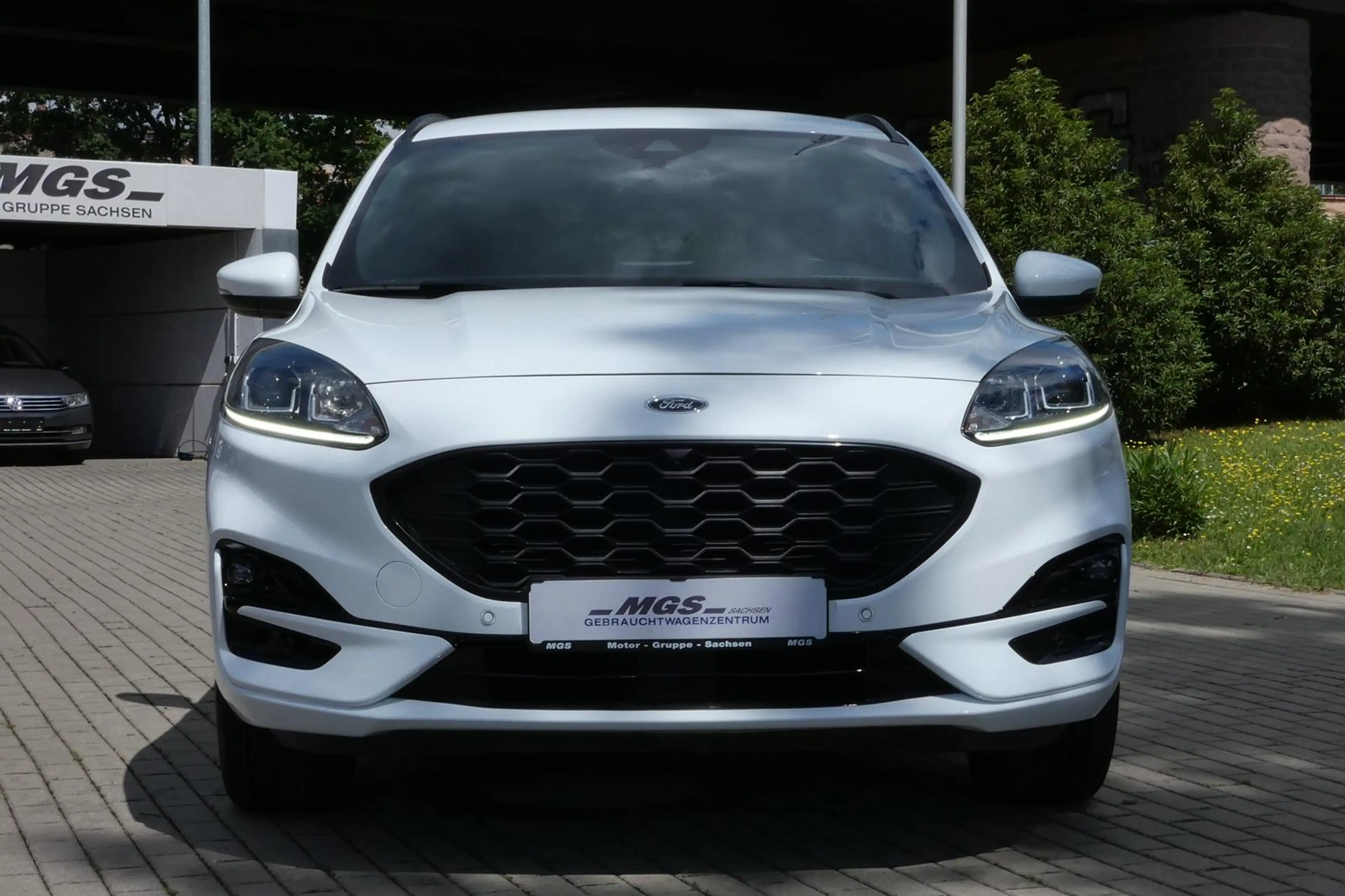 Ford Kuga PHEV ST-Line #NAVI #AHK #CAM #LENKRADHZG — photo 9