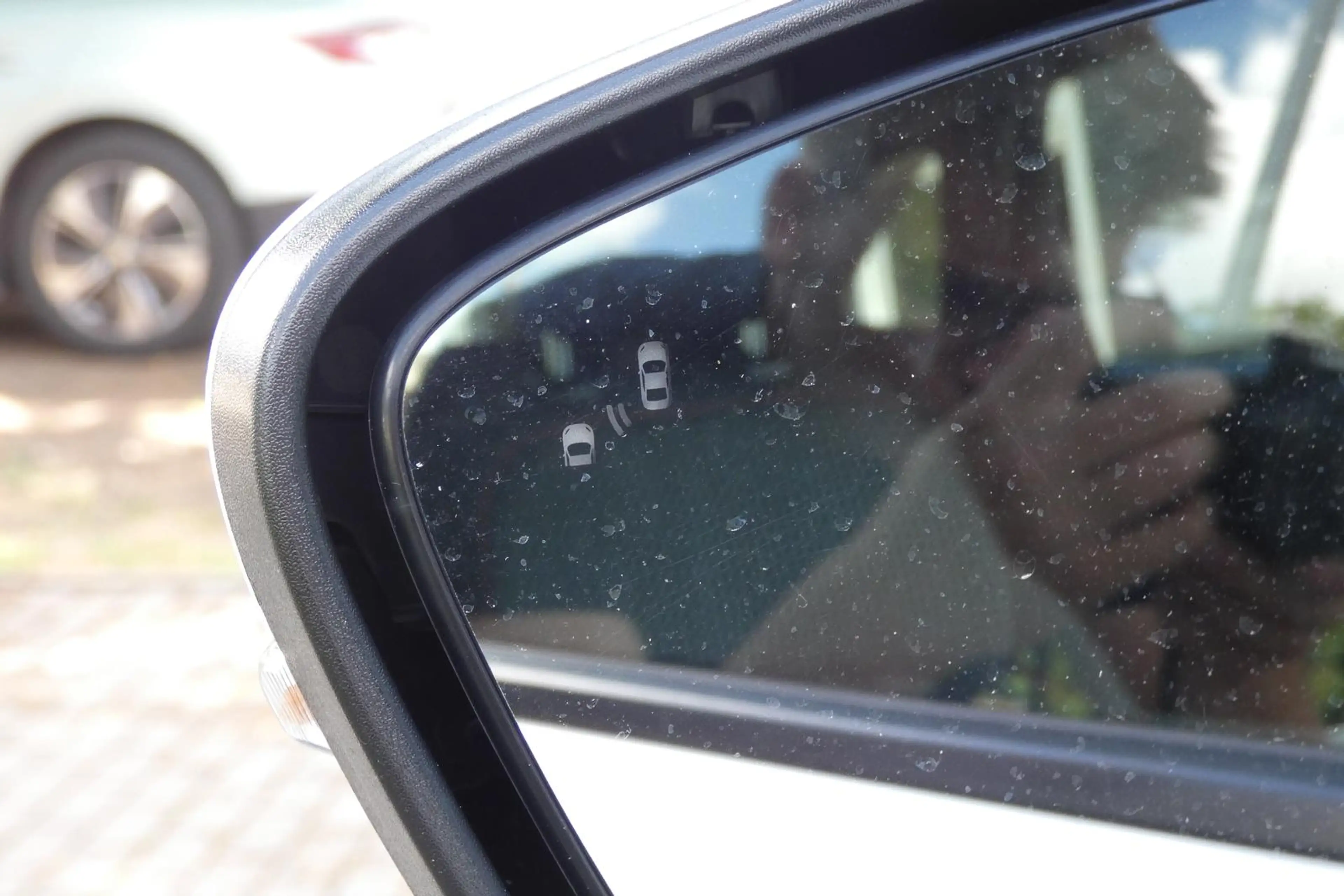 Ford Kuga PHEV ST-Line #NAVI #AHK #CAM #LENKRADHZG — photo 11
