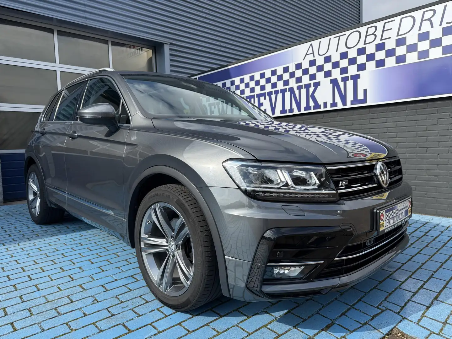 Volkswagen Tiguan 1.4 TSI ADAP CRUISE PANO-DAK TREKH. APPLE Grijs - 1