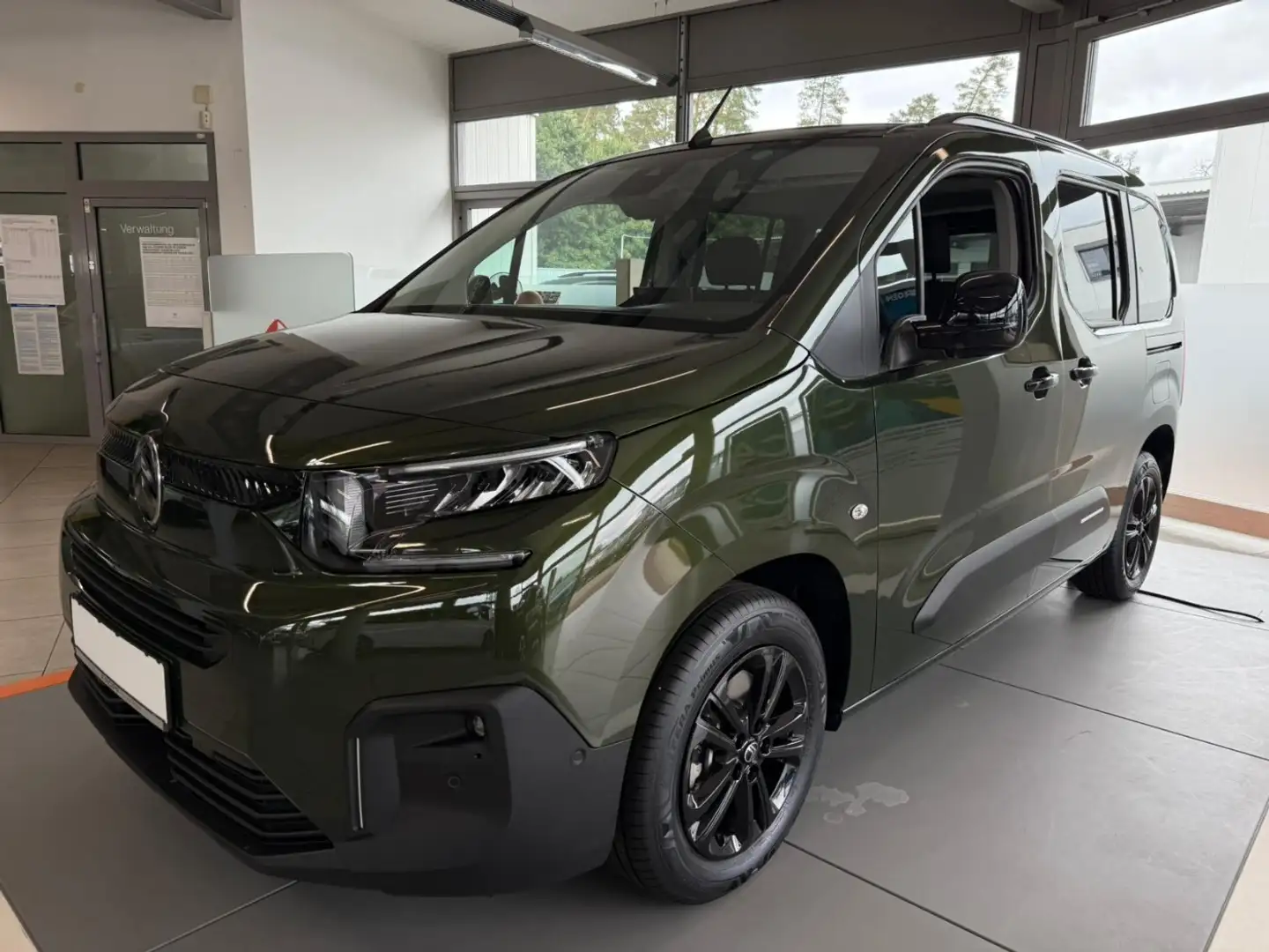 Citroen Berlingo 1.5 BlueHDi 130 FAP Max Navi Kamera Grün - 2