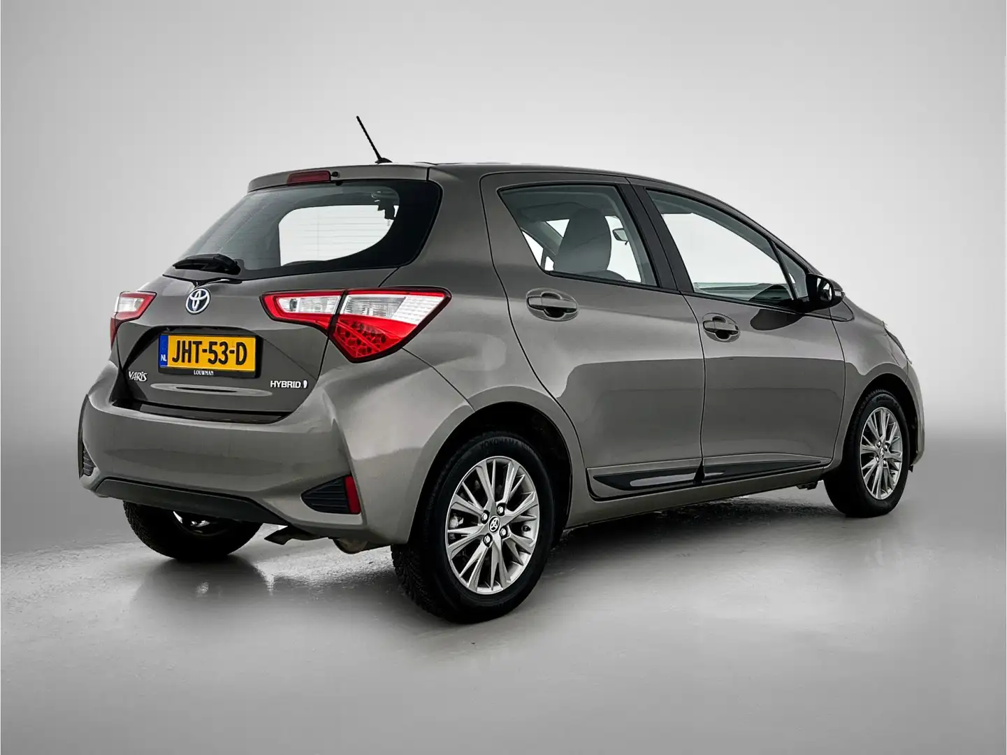 Toyota Yaris 1.5 Hybrid Design Gris - 2