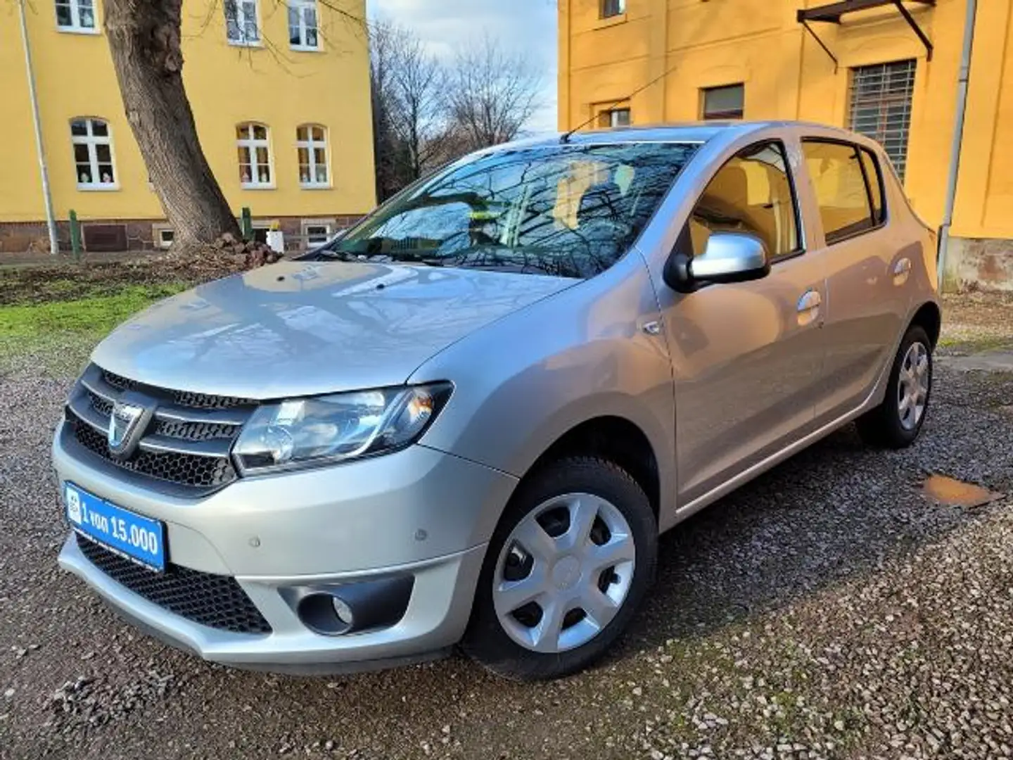 Dacia Sandero 1.2 16V 75 Laureate Argent - 1