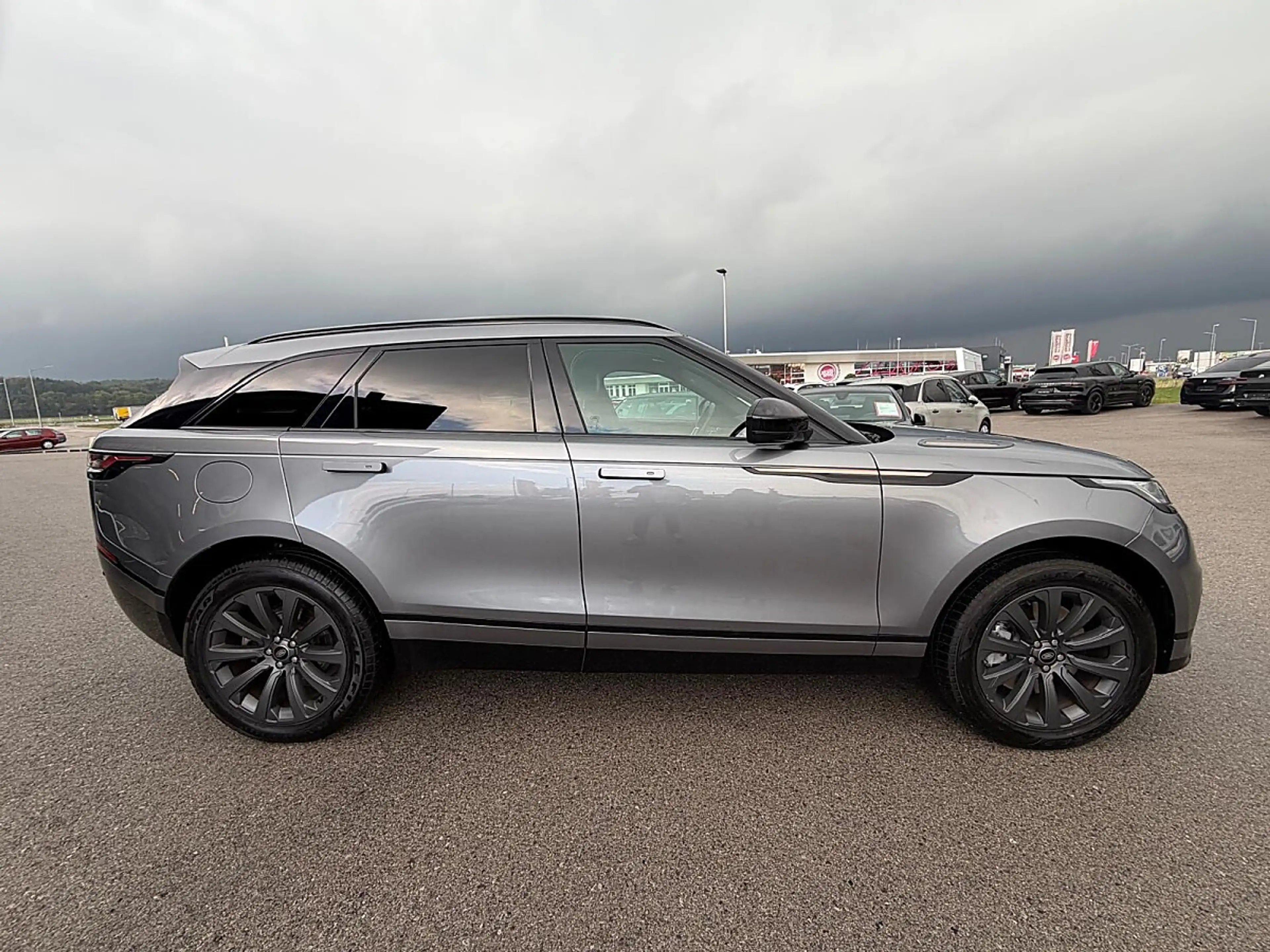Land Rover Range Rover Velar P400e — photo 4