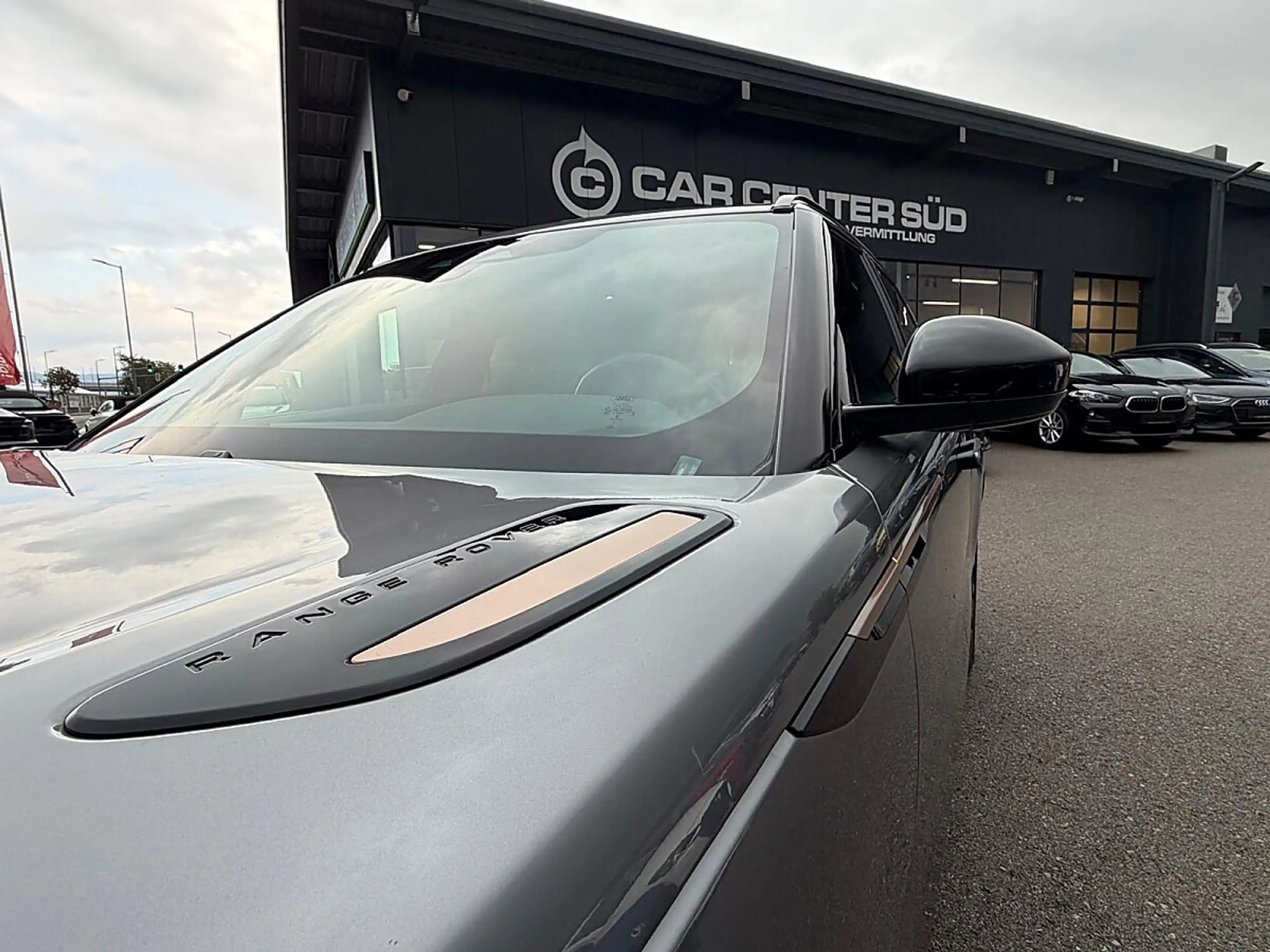 Land Rover Range Rover Velar P400e — photo 10