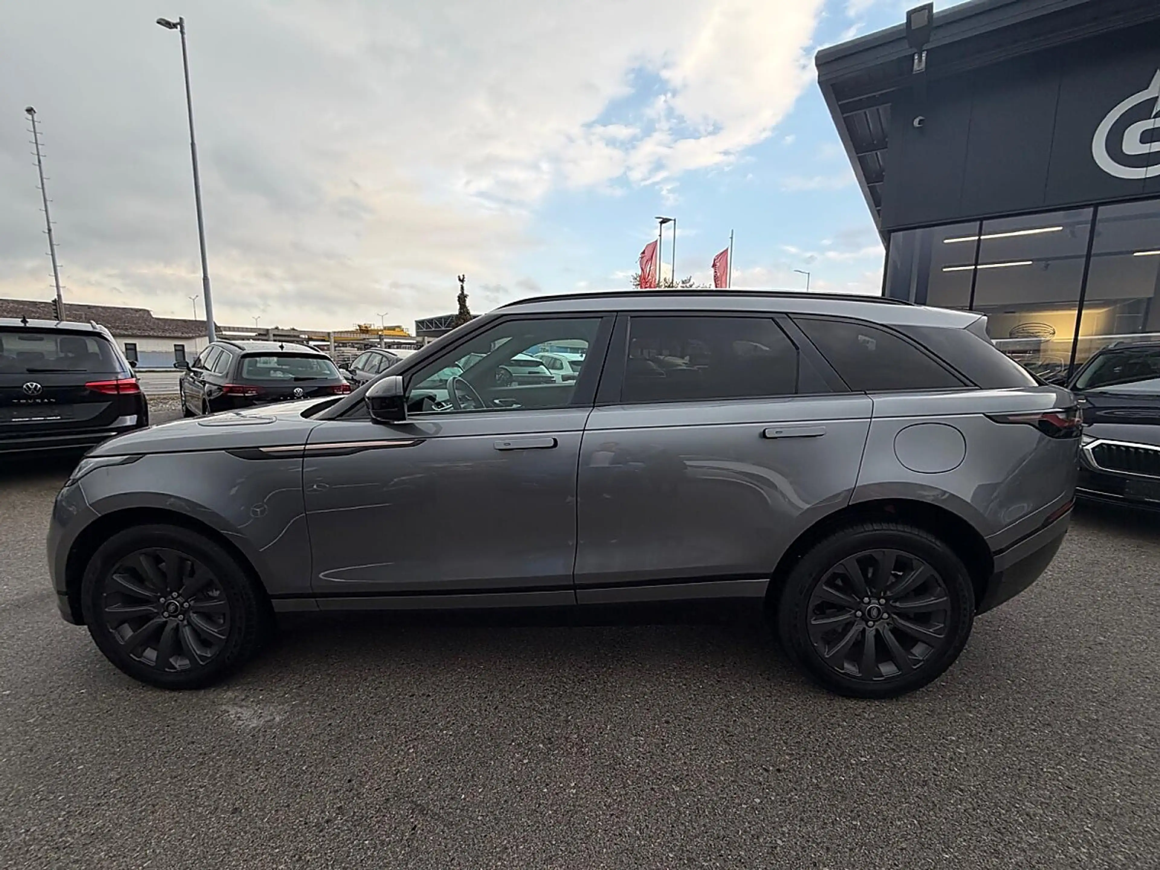 Land Rover Range Rover Velar P400e — photo 8
