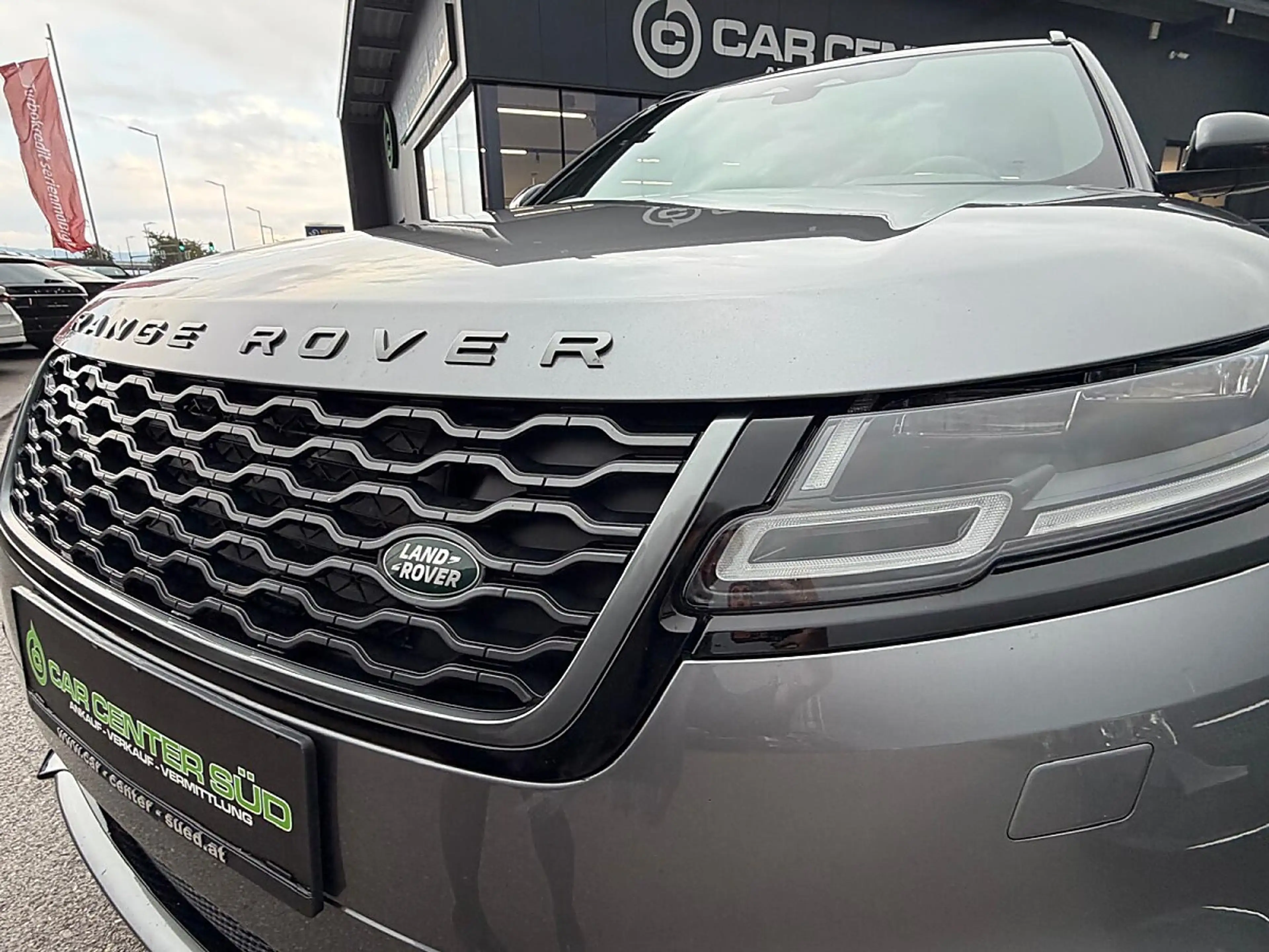 Land Rover Range Rover Velar P400e — photo 11