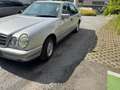 Mercedes-Benz E 230 classic Plateado - thumbnail 3