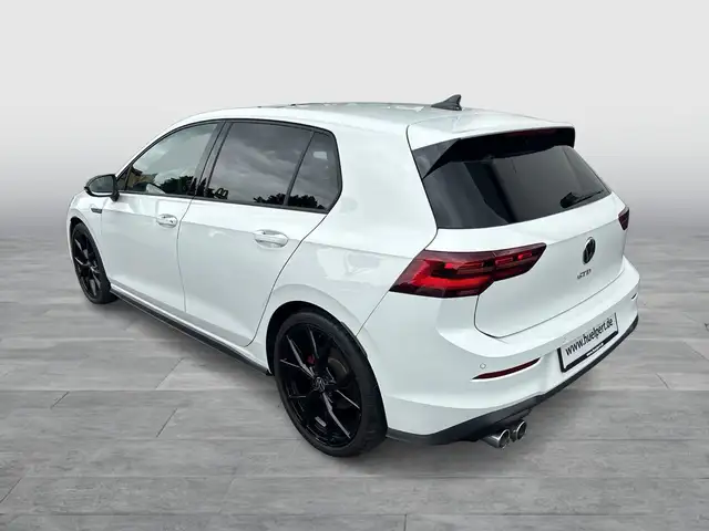 Volkswagen Golf view 3