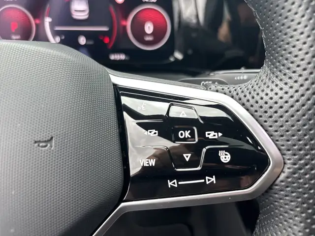 Volkswagen Golf view 13