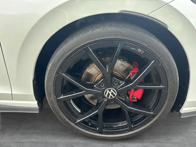 Volkswagen Golf view 8