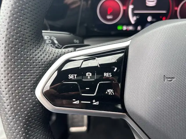 Volkswagen Golf view 12