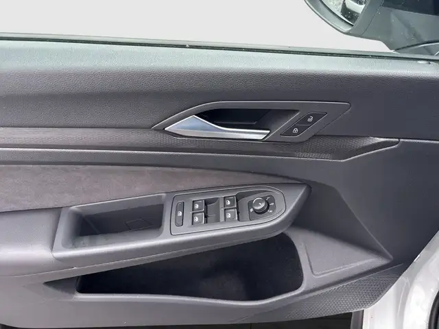 Volkswagen Golf view 21