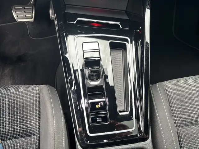 Volkswagen Golf view 16