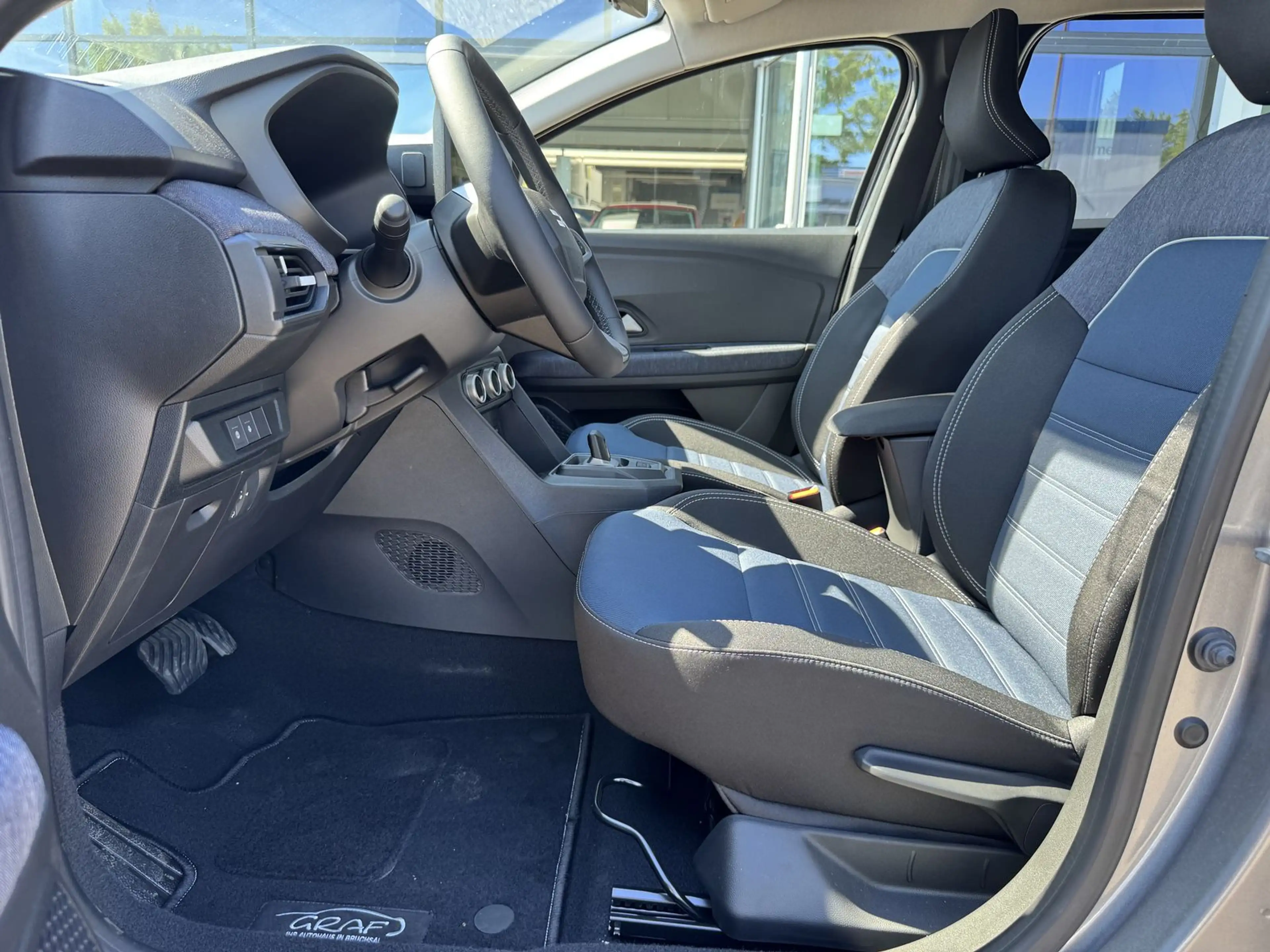 Dacia Jogger Journey hybrid 155 — photo 8