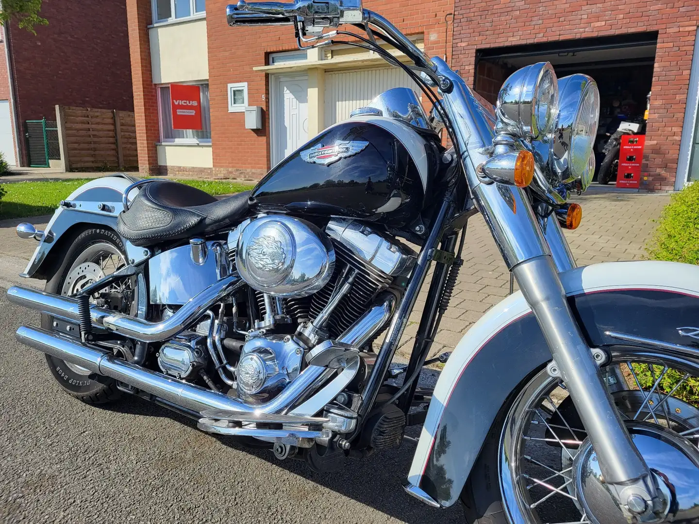 Harley-Davidson Softail Deluxe Beyaz - 1