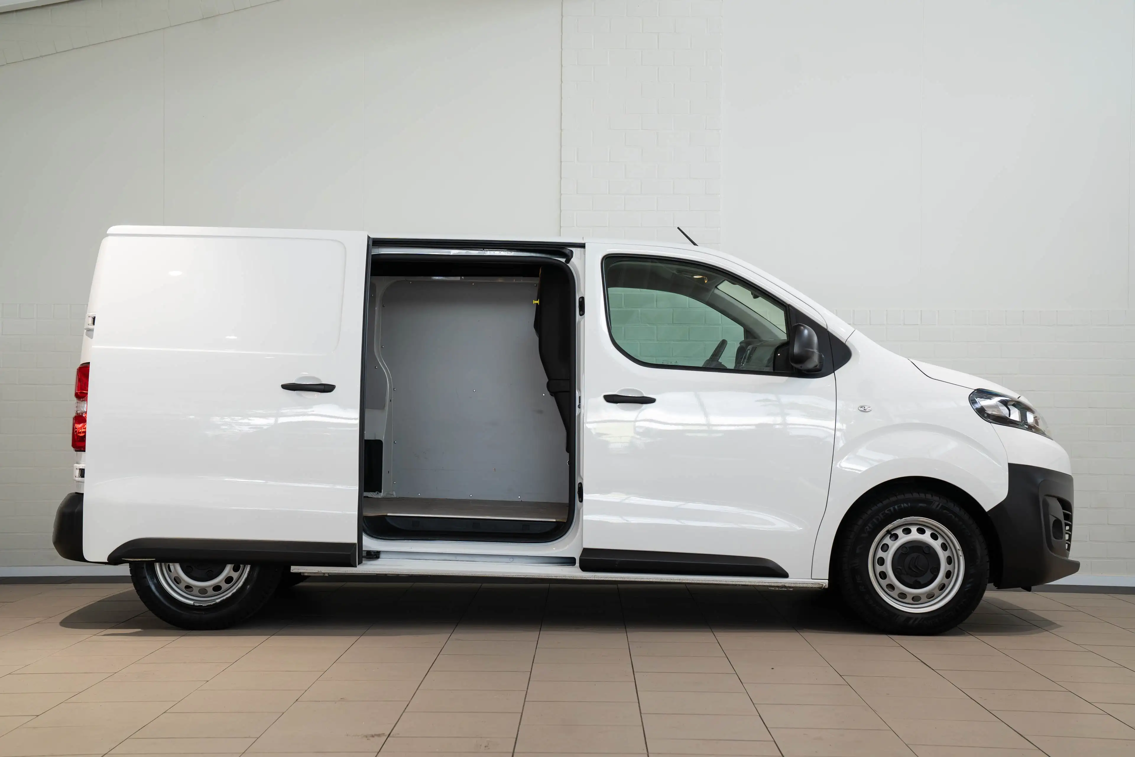 Citroen Jumpy 2.0 BlueHDI 145 M Club | Camera | Parkeersensoren — photo 7