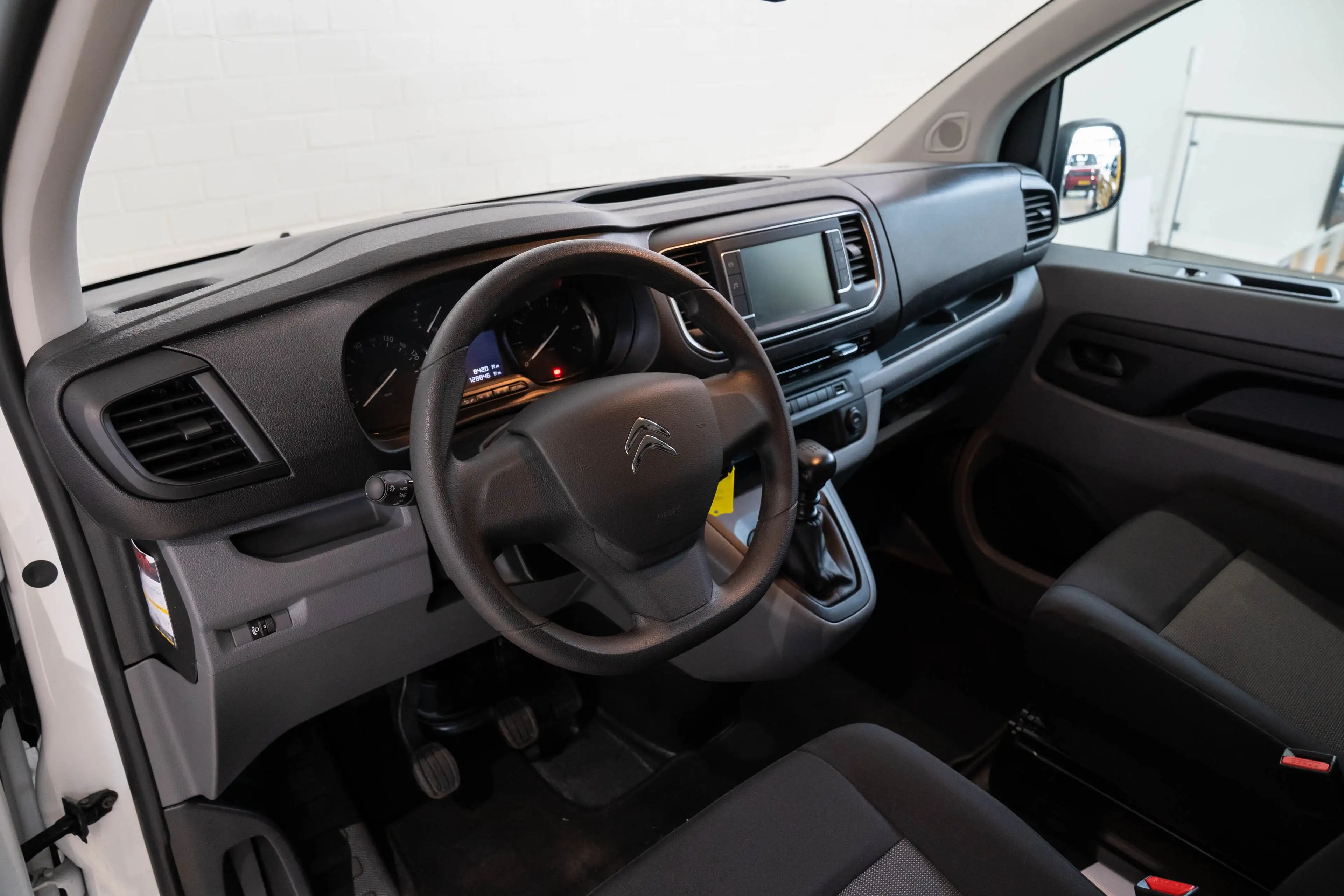 Citroen Jumpy 2.0 BlueHDI 145 M Club | Camera | Parkeersensoren — photo 13