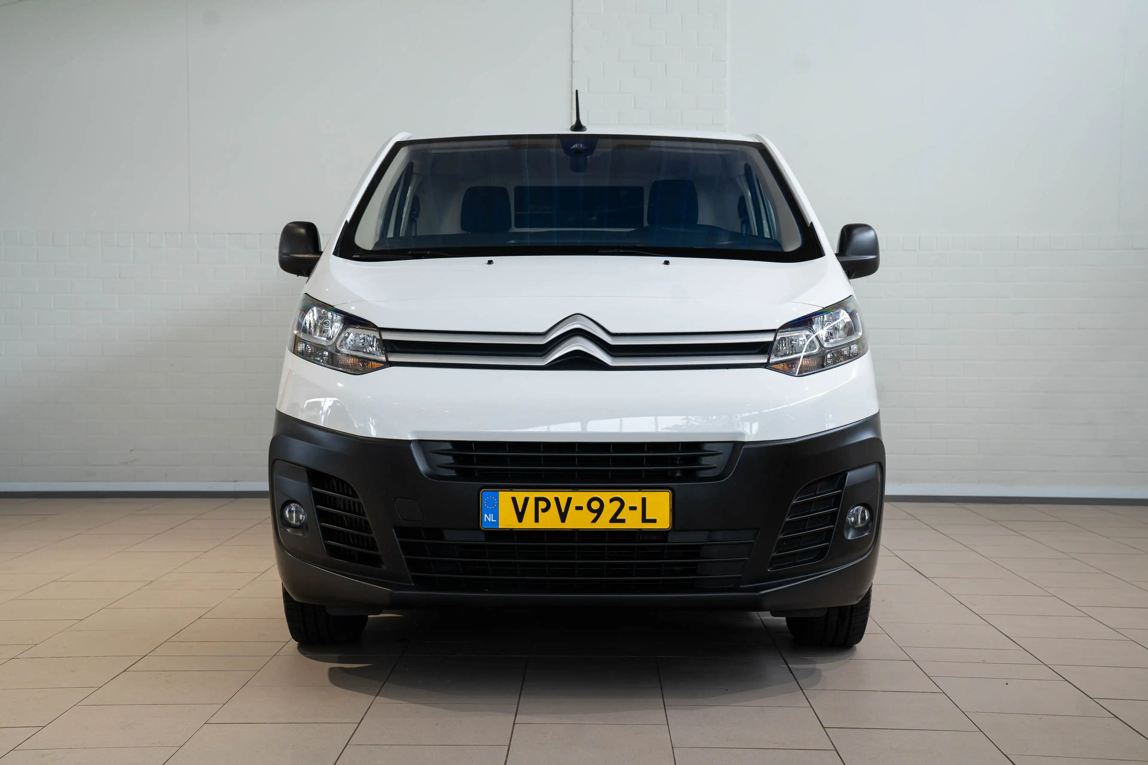 Citroen Jumpy 2.0 BlueHDI 145 M Club | Camera | Parkeersensoren — photo 2