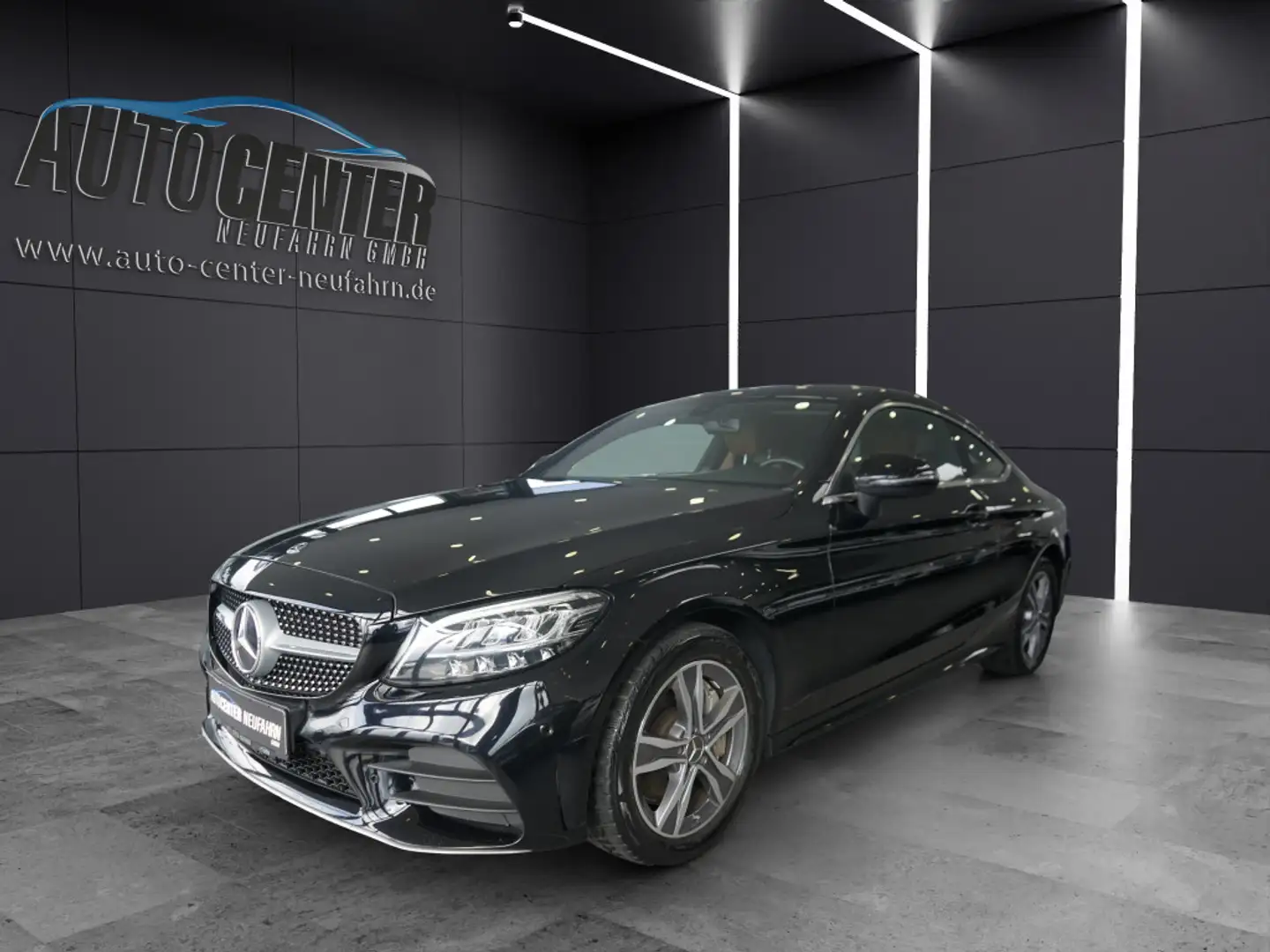 Mercedes-Benz C 300 4Matic+NAVI+KLIMA+KAMERA+SITZHEIZUNG Schwarz - 1