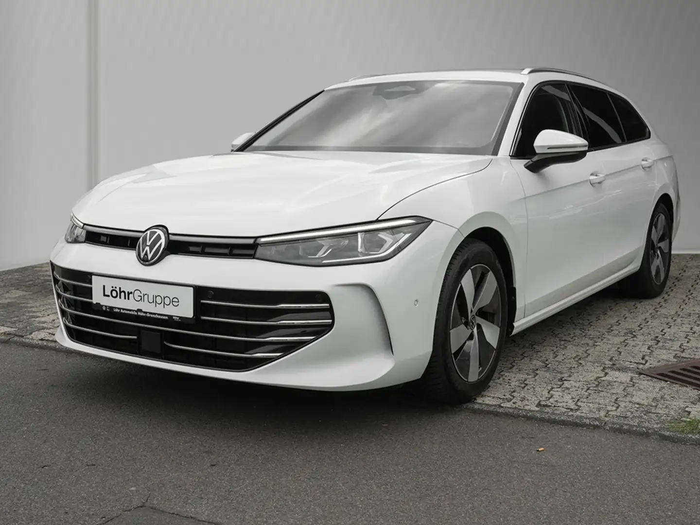 Volkswagen Passat Variant 2,0 TDI DSG Elegance,Matrix LED,AHK,ACC,ALU 17"... Weiß - 2