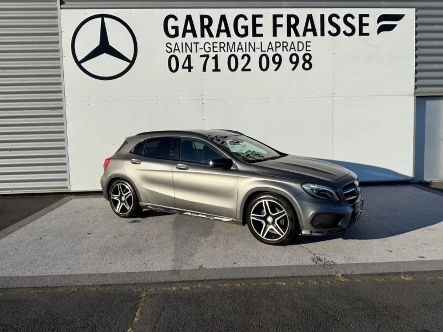 Mercedes-Benz GLA 220 220 d Fascination 4Matic 7G-DCT Grau - 2