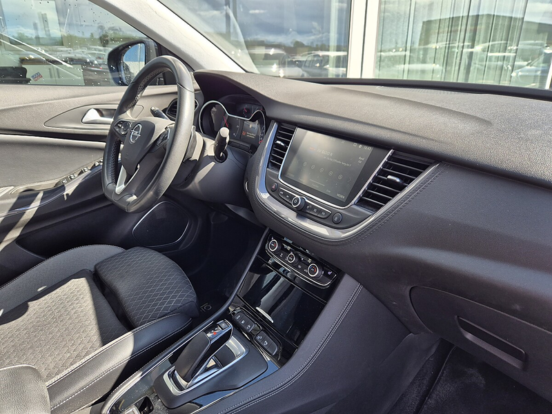 Opel Grandland X 1,6 Direct Inj. PHEV Ultimate Allrad — photo 12