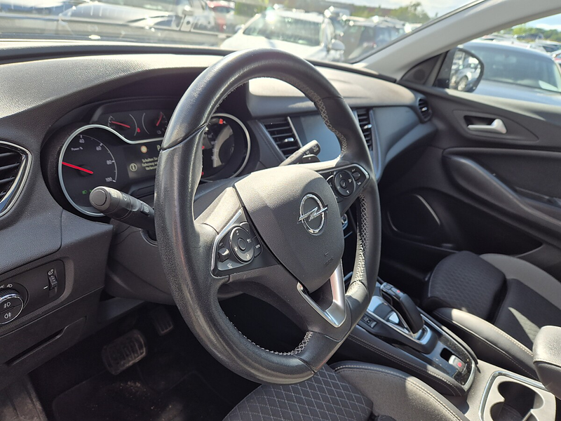Opel Grandland X 1,6 Direct Inj. PHEV Ultimate Allrad — photo 9