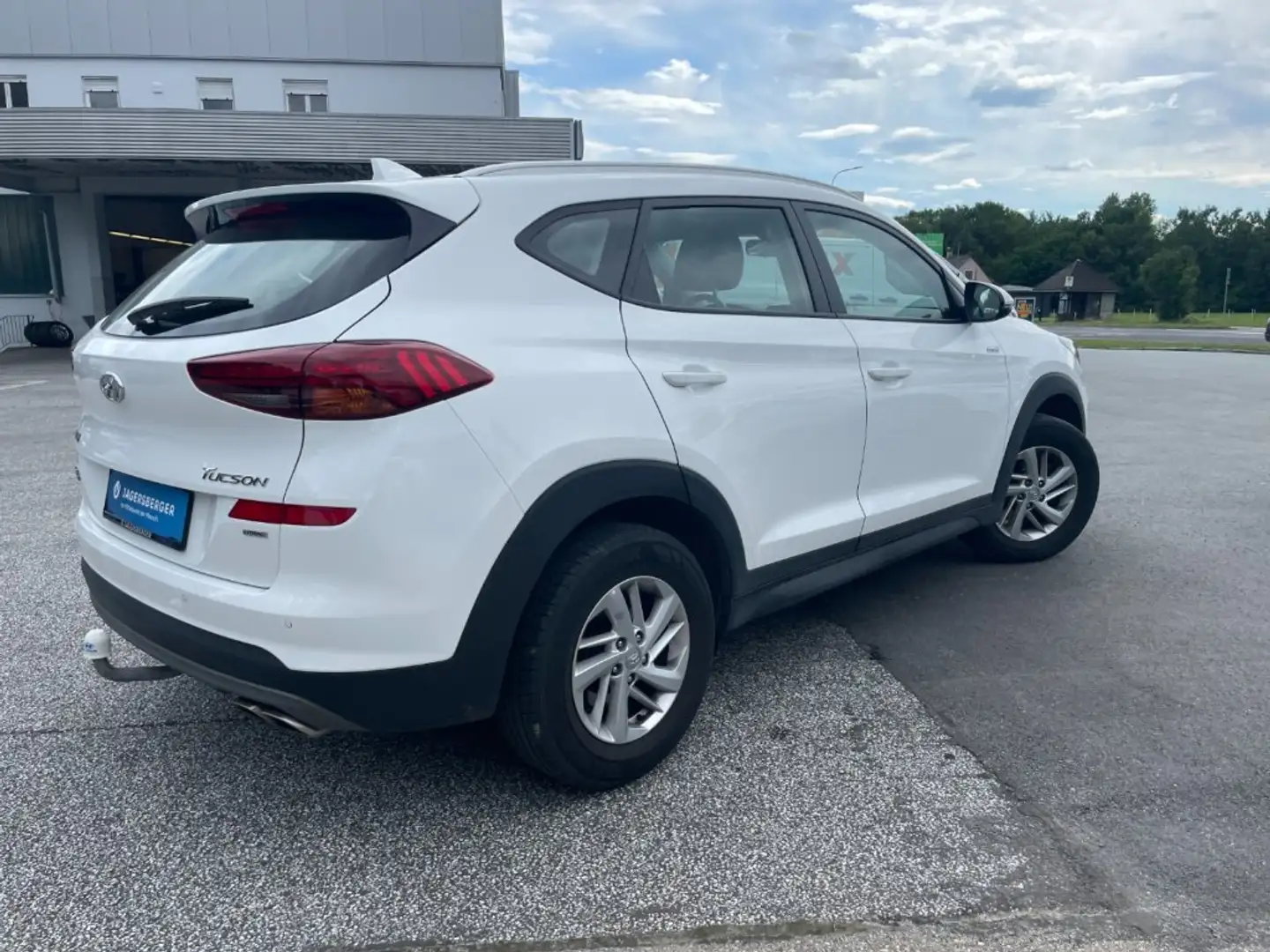 Hyundai TUCSON Allrad Diesel Weiß - 2