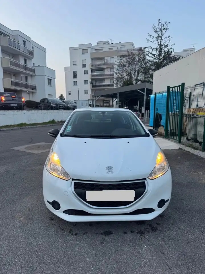 Peugeot 208 1.4 HDi 68ch BVM5 Active
