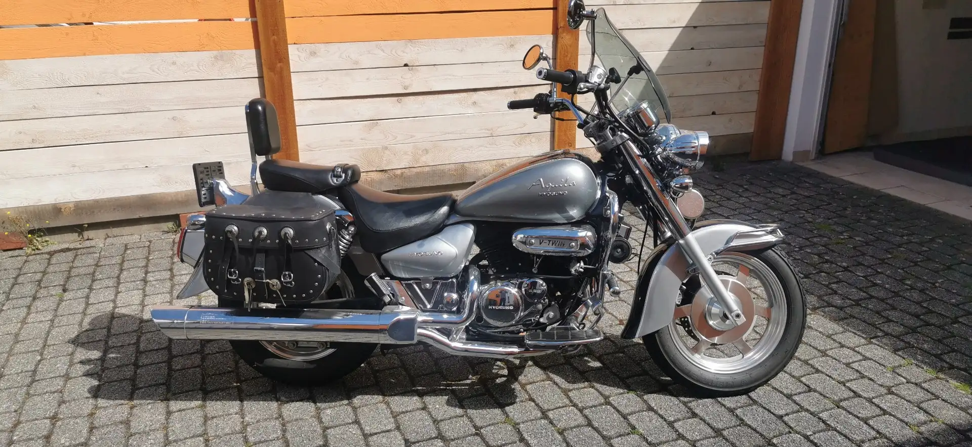 Hyosung Aquila 125 Argento - 1