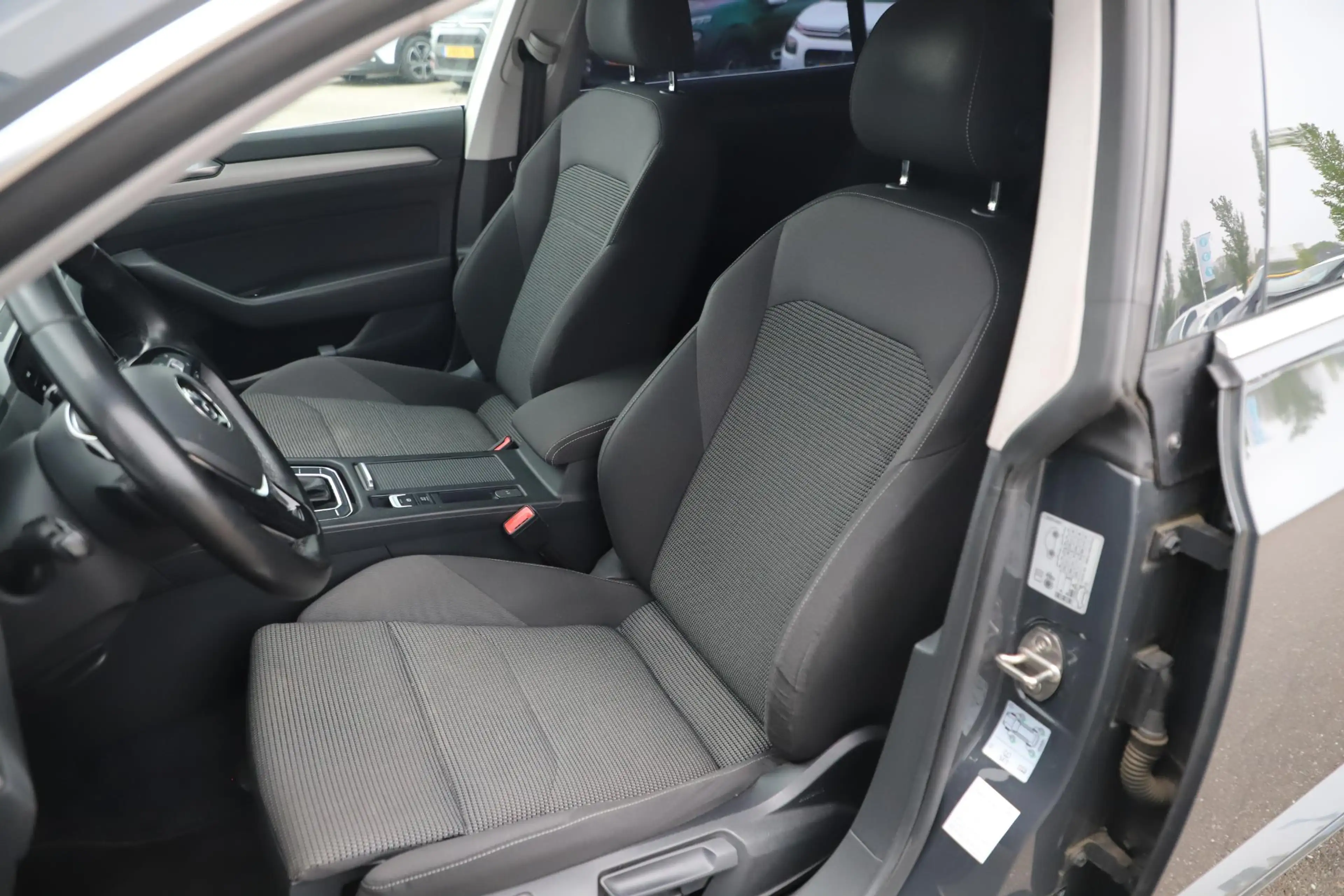 Volkswagen Arteon 2.0 TDI DSG Automaat 150PK Navigatie Adaptive Crui — photo 6