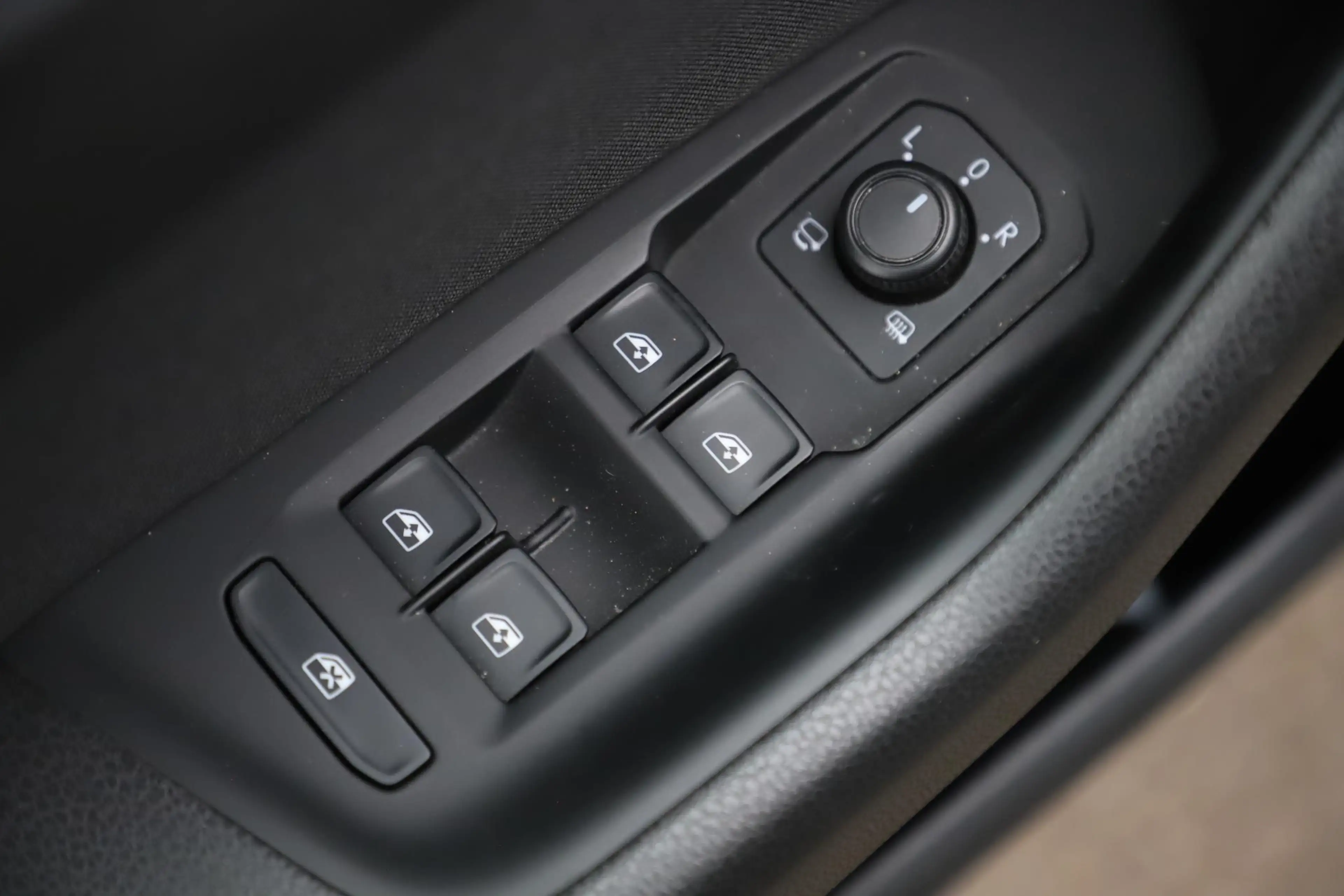Volkswagen Arteon 2.0 TDI DSG Automaat 150PK Navigatie Adaptive Crui — photo 11
