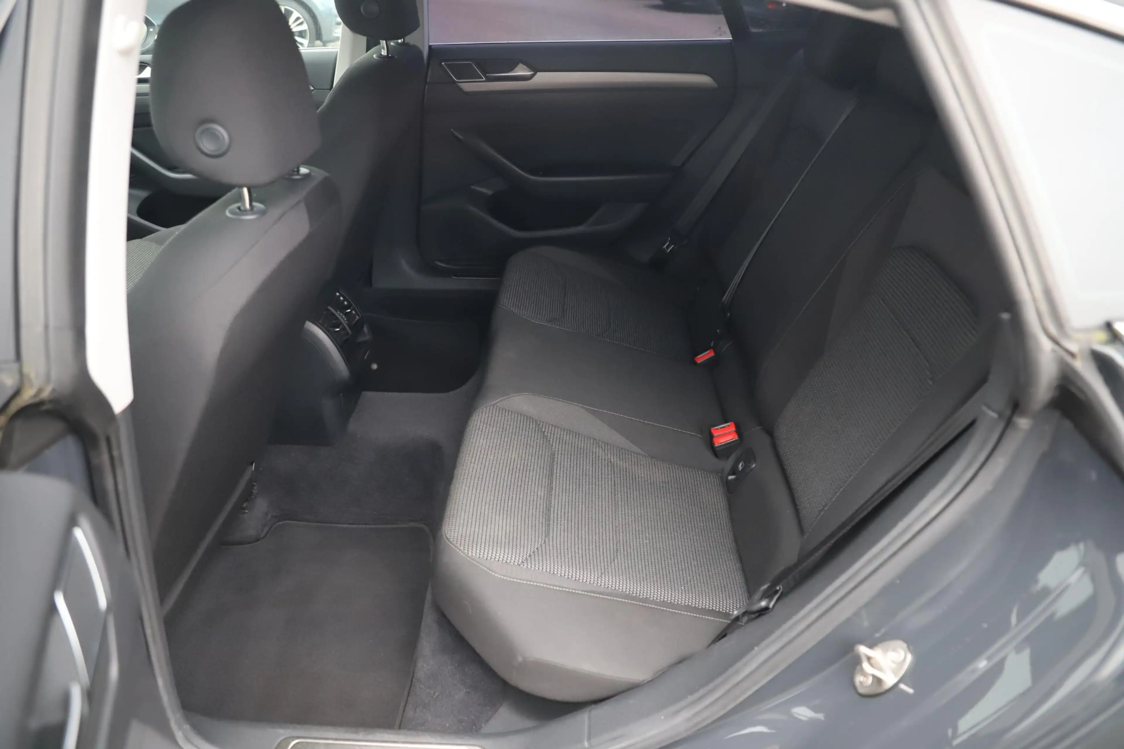 Volkswagen Arteon 2.0 TDI DSG Automaat 150PK Navigatie Adaptive Crui — photo 7