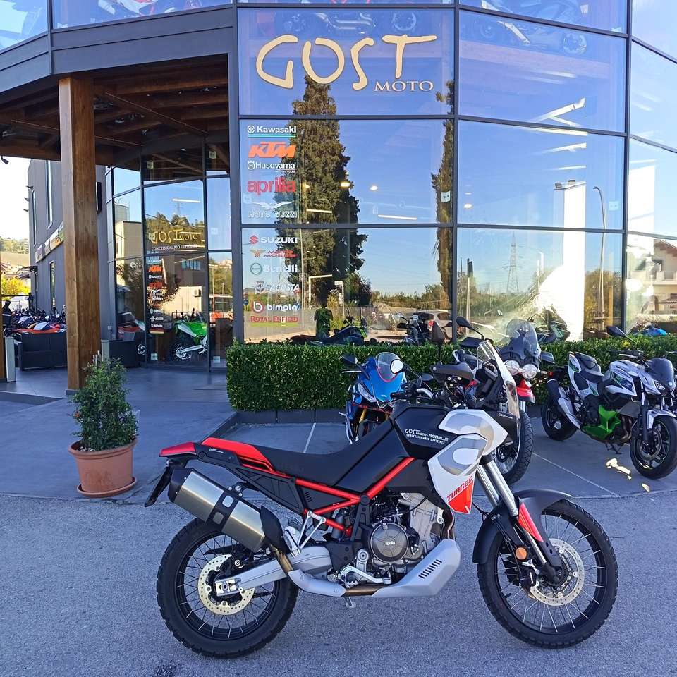 Aprilia Tuareg 660