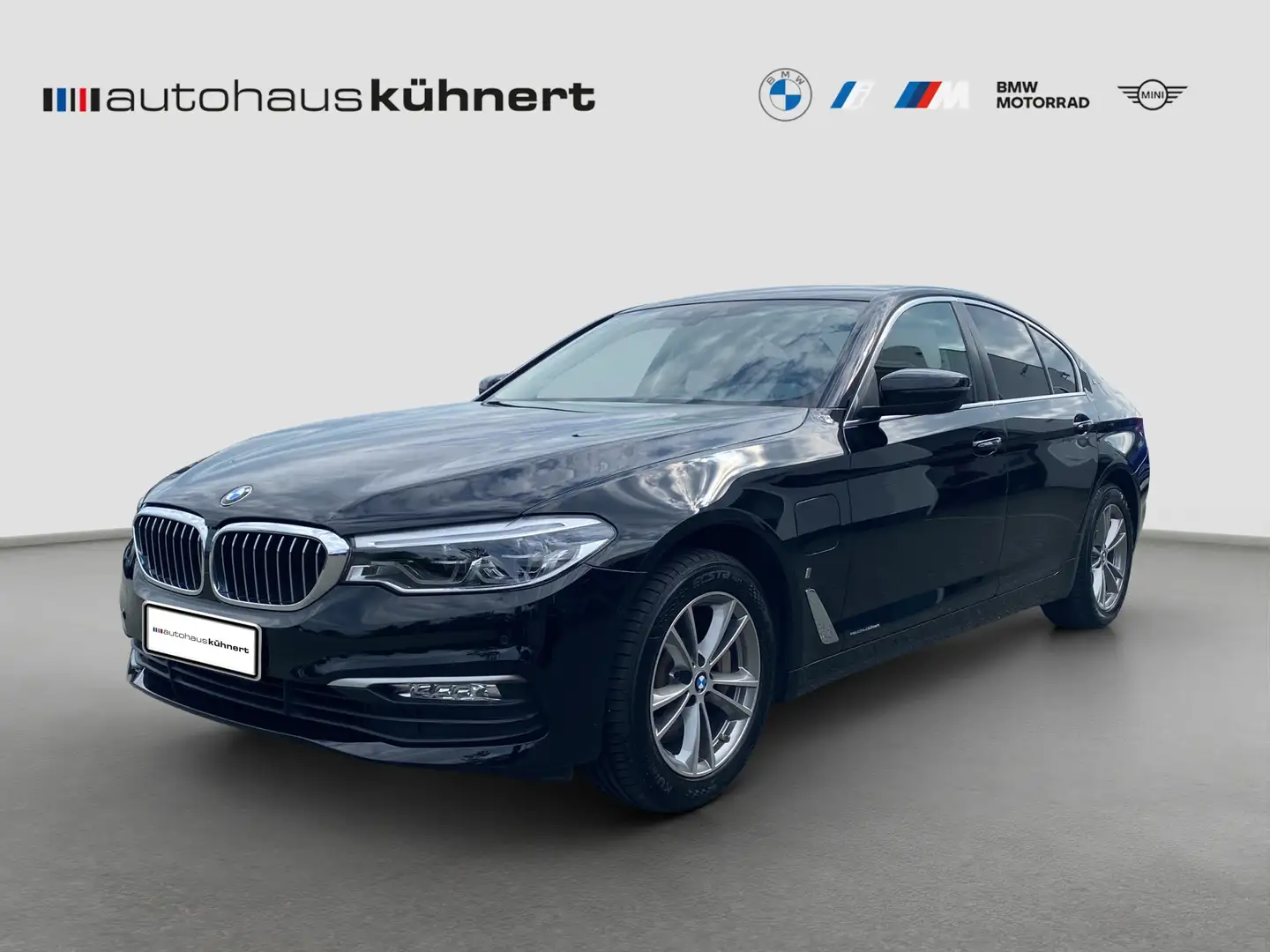 BMW 530 e iPerformance LED Navi ParkAss RFK AUT PDC Zwart - 1