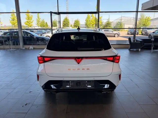 CUPRA Leon view 5